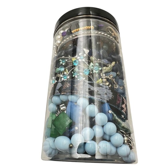 Mystery Jewelry Jar #1063 Wearable Quality Pieces 2lbs Necklace Bracelet Earring - Picture 2 of 4